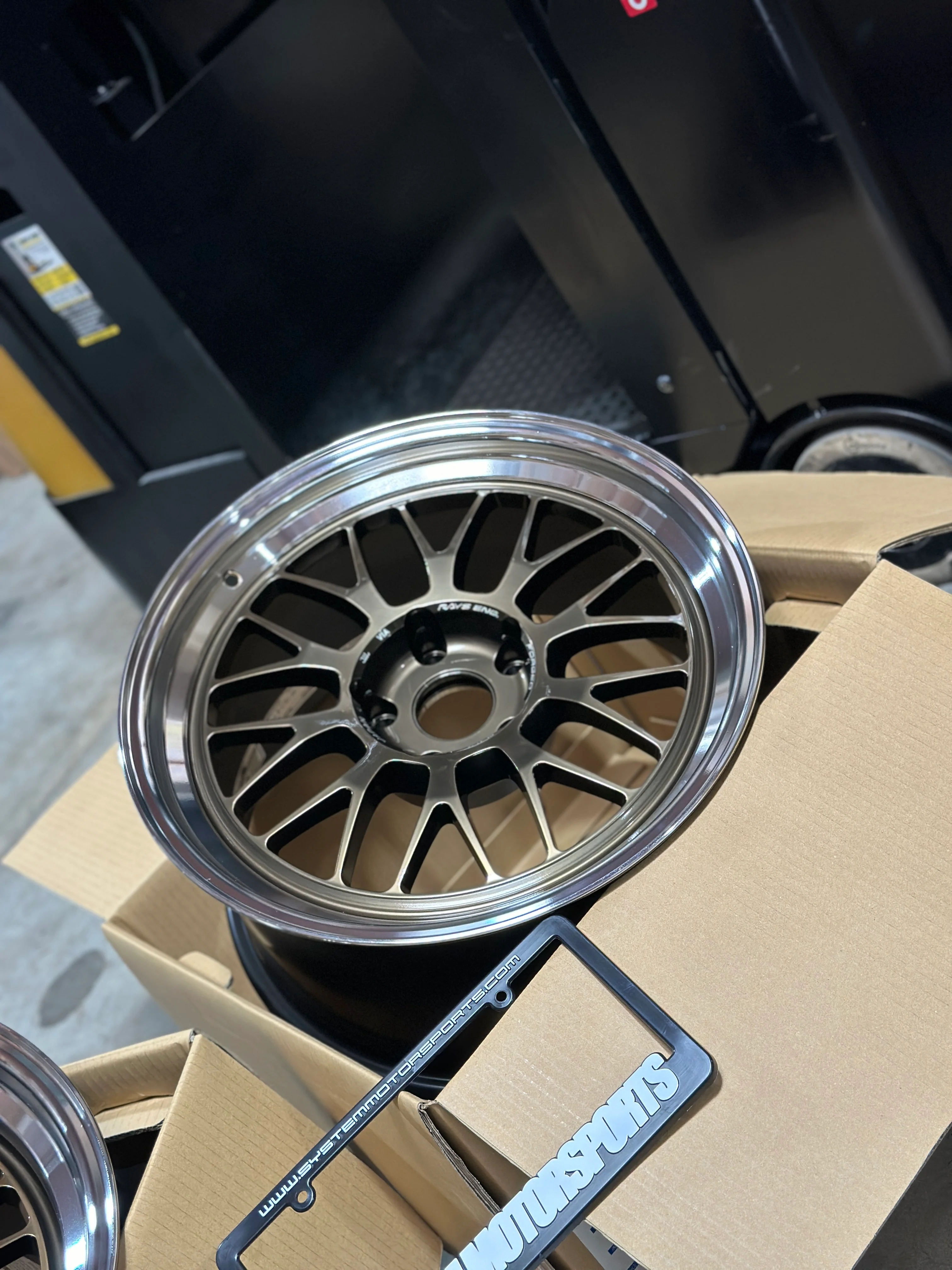 Volk Racing 21A Spec-SR - 18x9.5 / +22 / 5x120 - Shining Bronze Metal / Rim DC *Set of 4* - Image 2